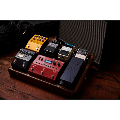 Процессор эффектов гитарный Boss RC-500